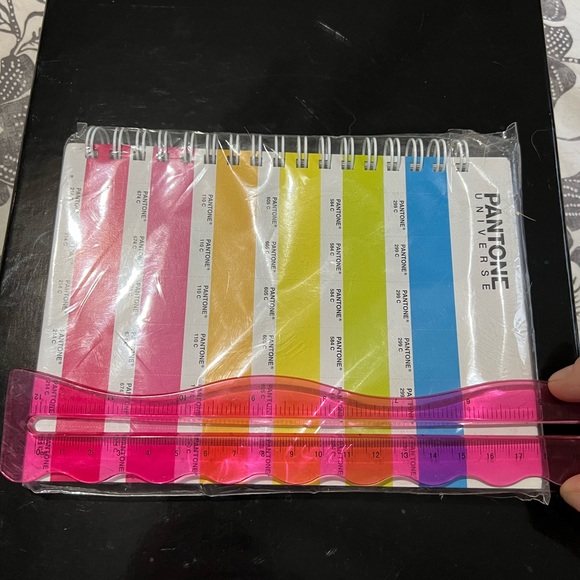 Pair of Pantone Notebooks - Picture 2 of 3